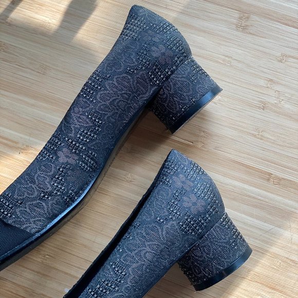 Vintage Robert Clergerie brocade pumps, size 6 - Picture 6 of 10